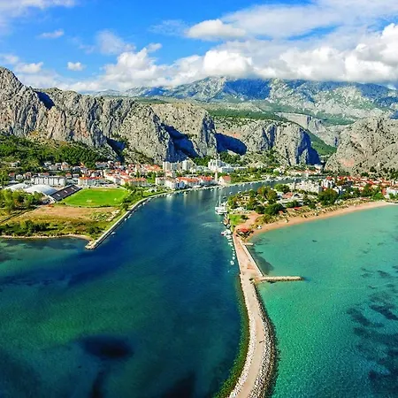 Semesterbostad Stunning In