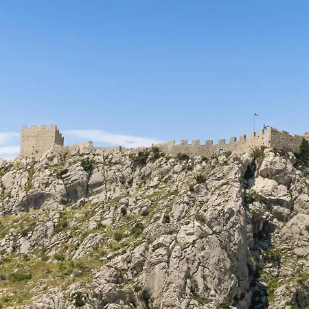 Дом отдыха Front In *