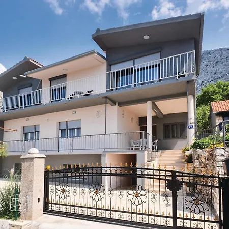 Front In Дом отдыха