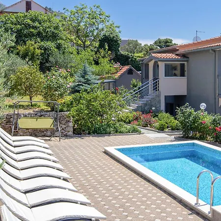 Front In Дом отдыха