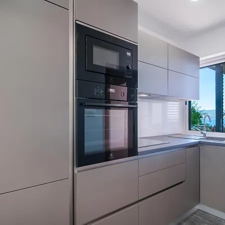 Front In Дом отдыха *