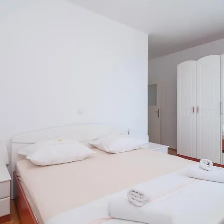 Front In Дом отдыха