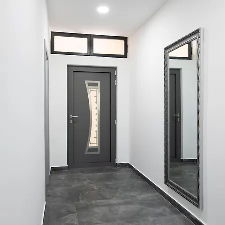 Front In Дом отдыха