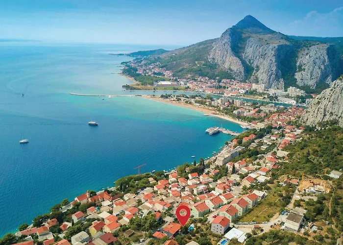 Front In Omis