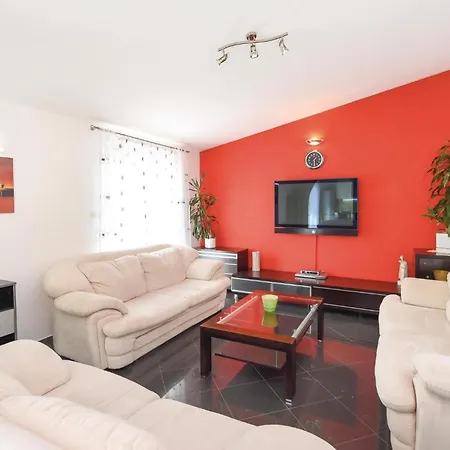 Holiday home Front In Omis