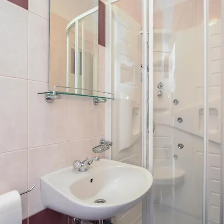 Front In Vikendica *