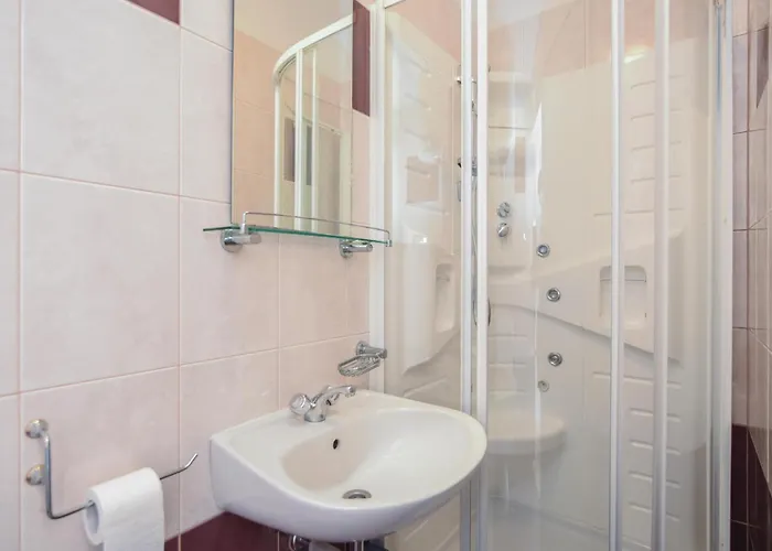 Front In بيت للعطل *